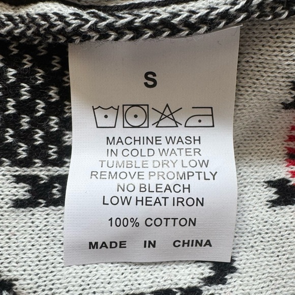 NWT Dolls Kill Too Fast Skull Hearts Sweater Sz S - Picture 11 of 11